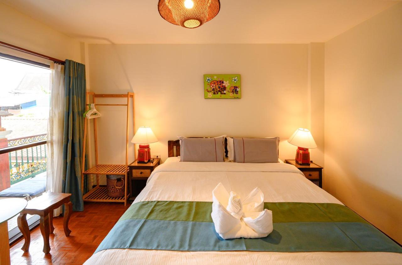 Hetai Boutique House Hotel Чиангмай Екстериор снимка