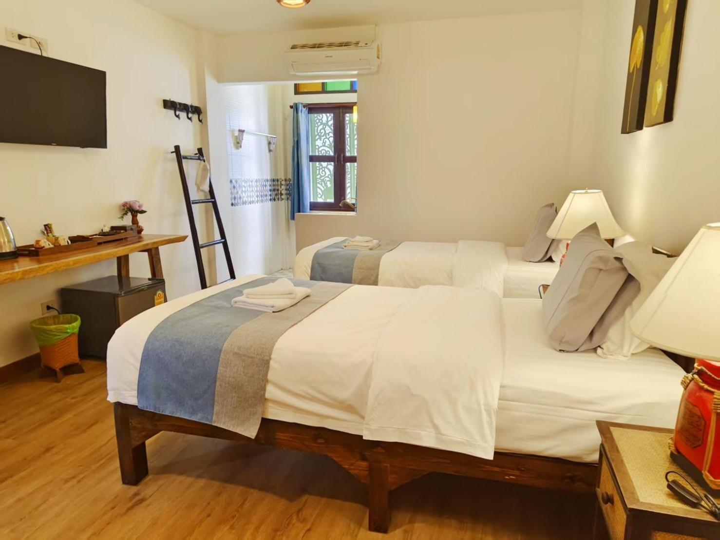 Hetai Boutique House Hotel Чиангмай Екстериор снимка