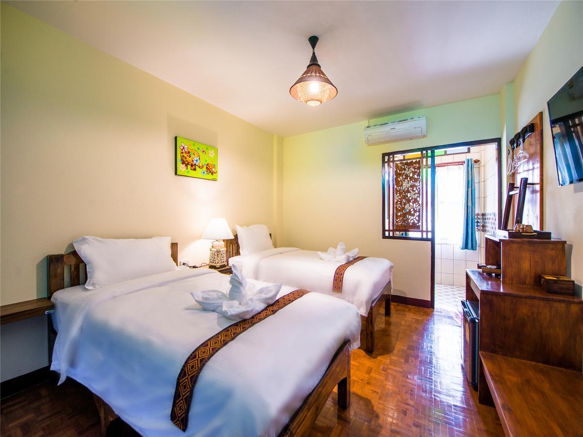 Hetai Boutique House Hotel Чиангмай Екстериор снимка